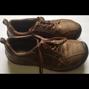 Men’s keens size 11